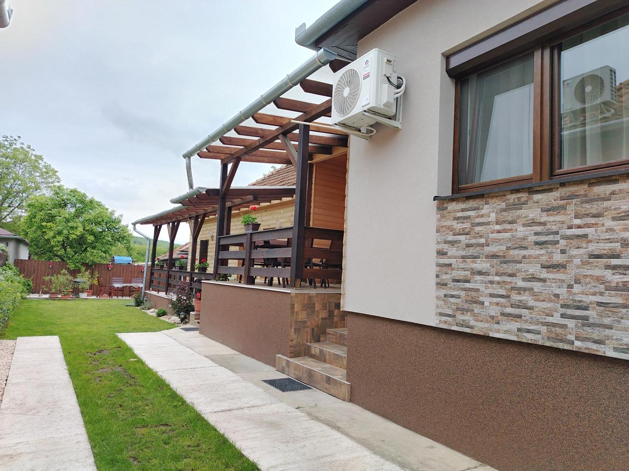 Kaptárkő Apartmanház Demjén Exterior foto